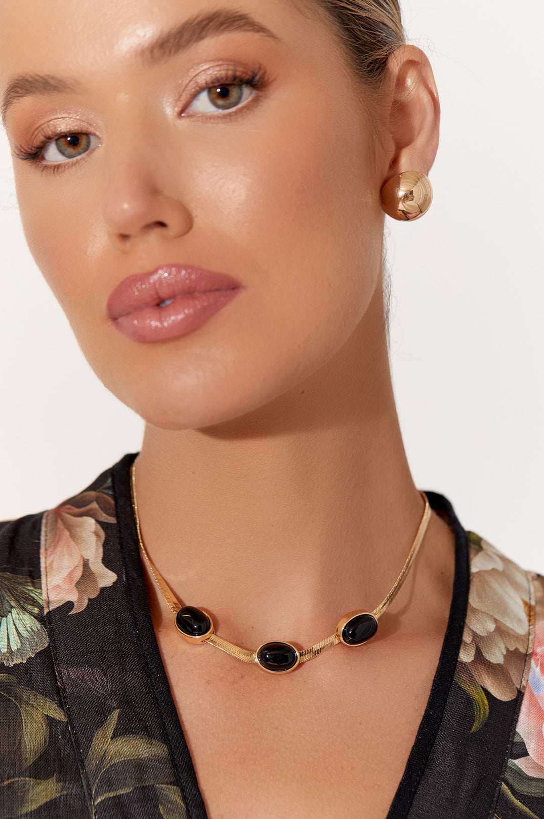 Adorne Oval Stone Front Collar Necklace 2427 - Black/ Gold
