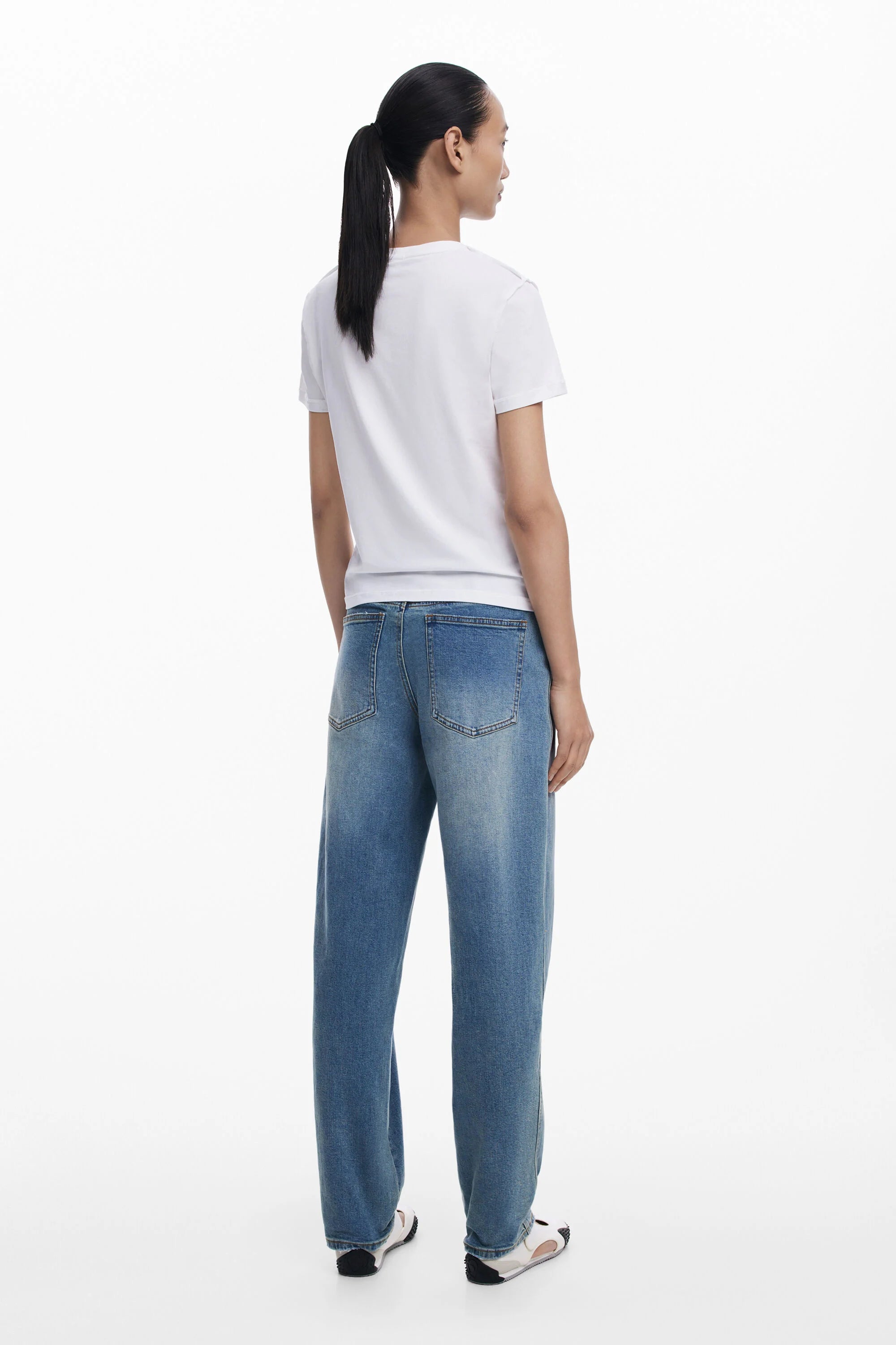 Desigual Tee Shirt Phrase Embroided  Contrasting Thread 081000 - White