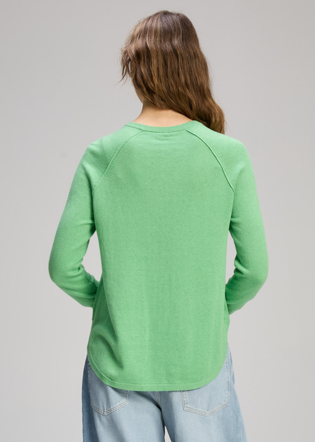 Zaket & Plover Curved Hem Essential Pullover - 2 Colours